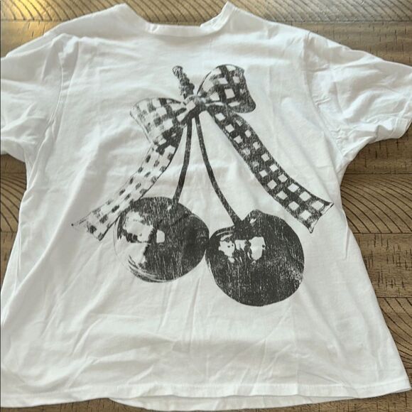 RSQ Made in 🇺🇸 Cherries 🍒 & Bow Graphic 💯 Cotton Tee Short Sleeve - Picture 10 of 17